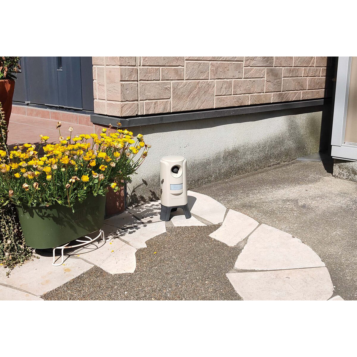 ネコ被害軽減器 ガーデンバリア3 変動超音波式 充電式 日本製 準防水 赤外線センサー式